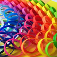 Colores de pulseras de silicona