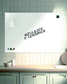 Pizarra adhesiva personalizada sobre azulejos y ceramica